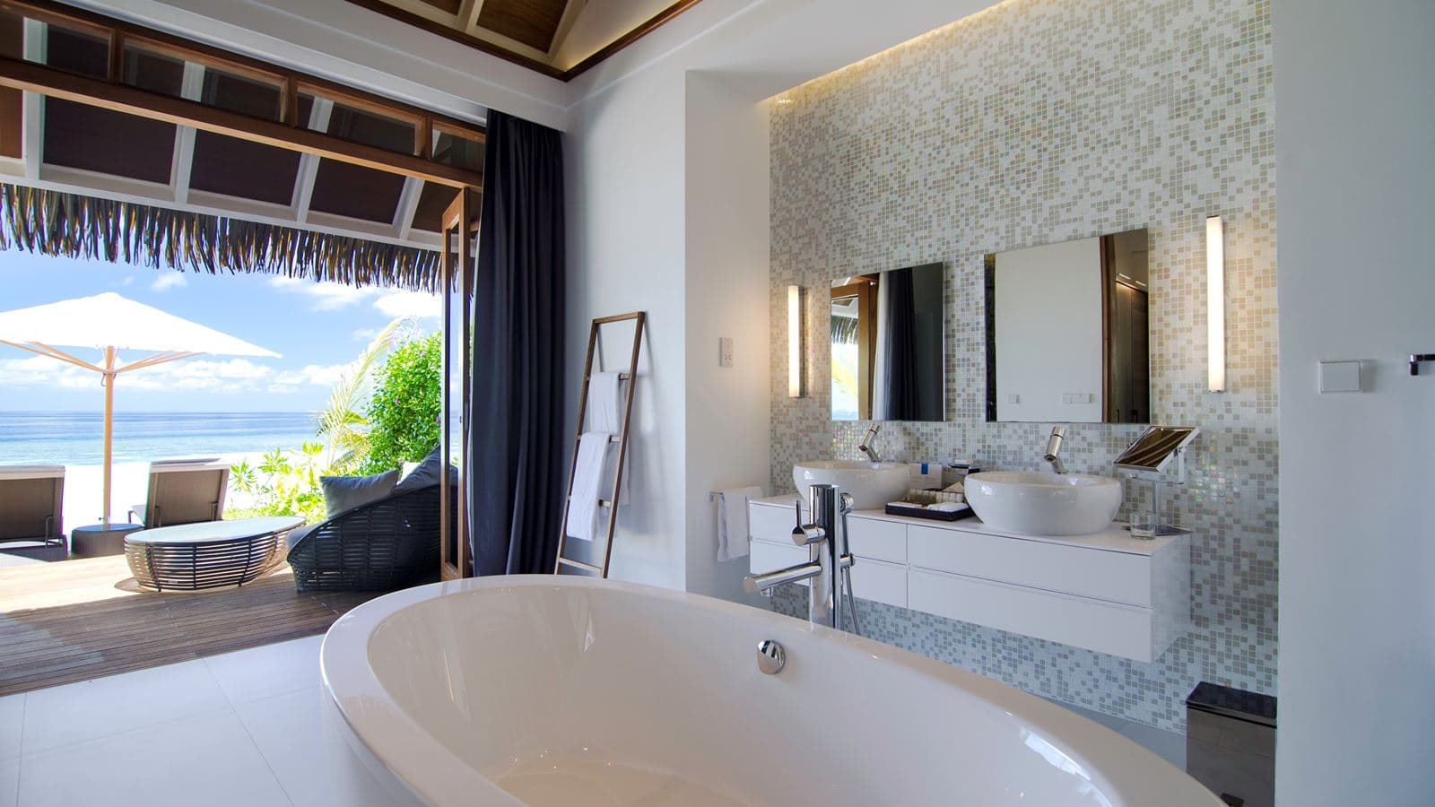 rooms-pool-villa