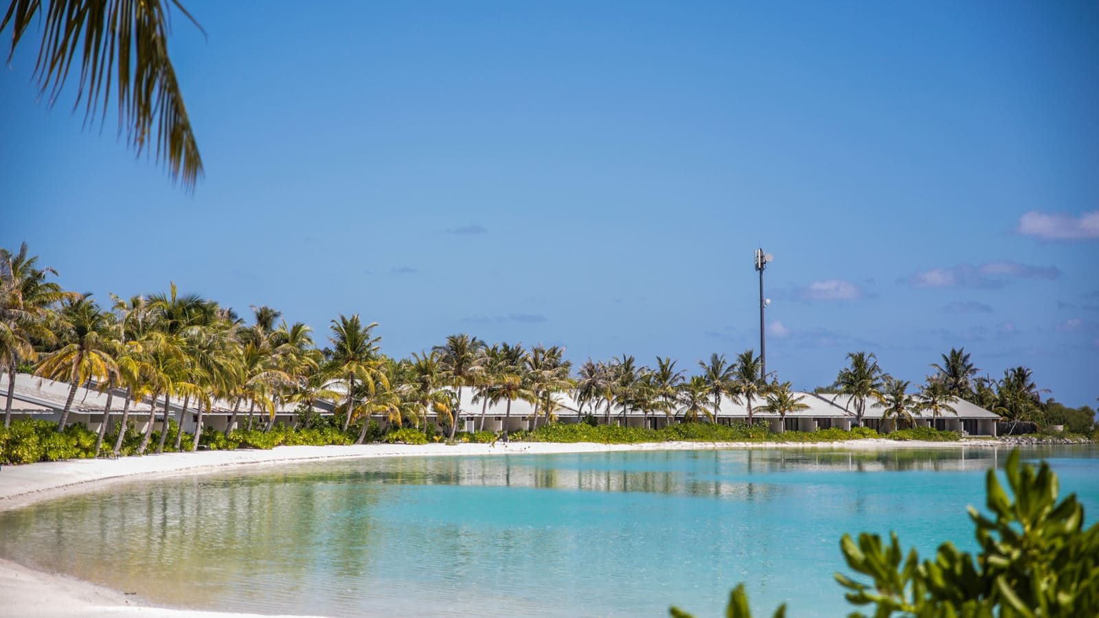 rooms-lagoon-view-villa-with-jacuzzi