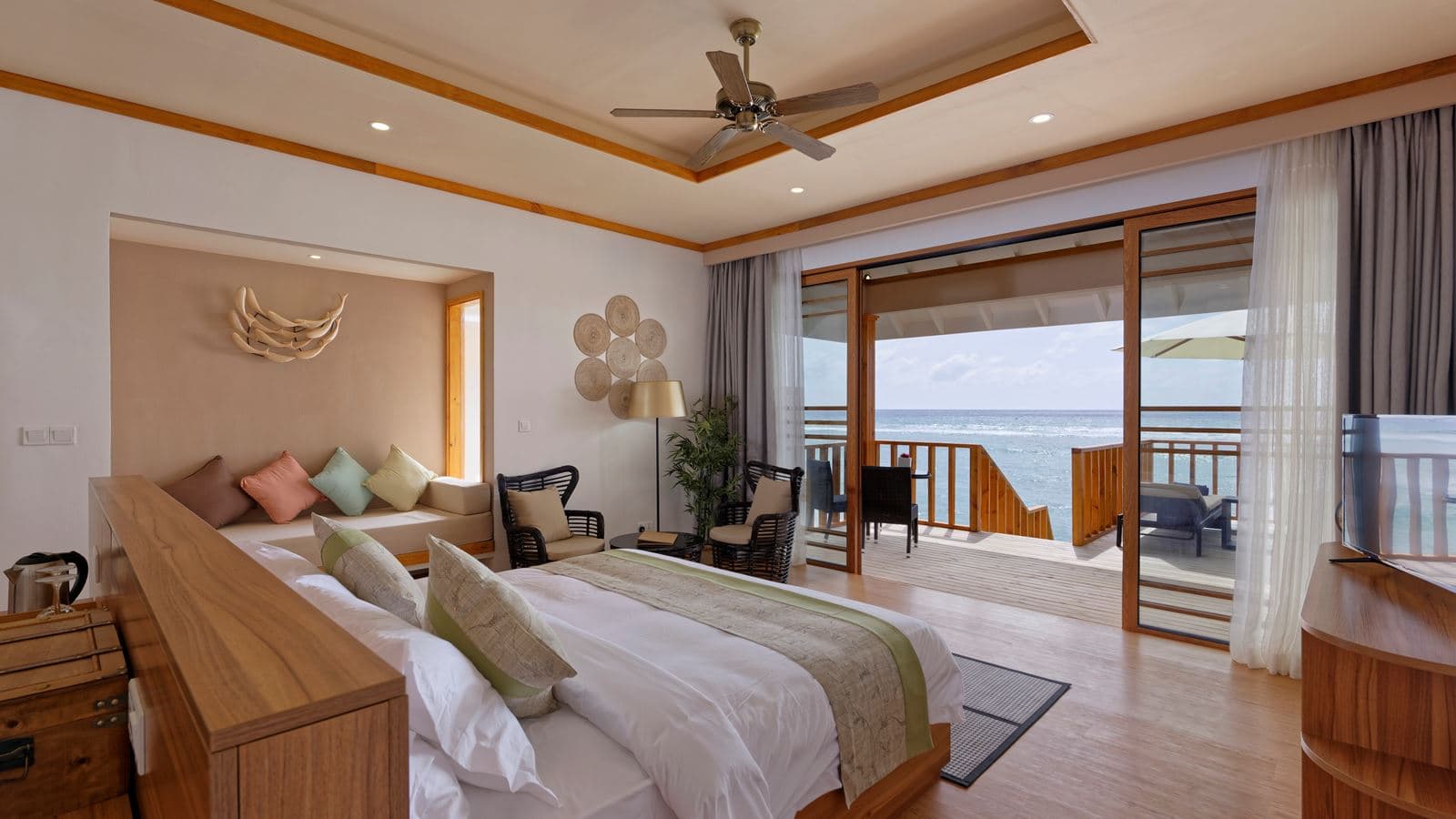 rooms-water-villa