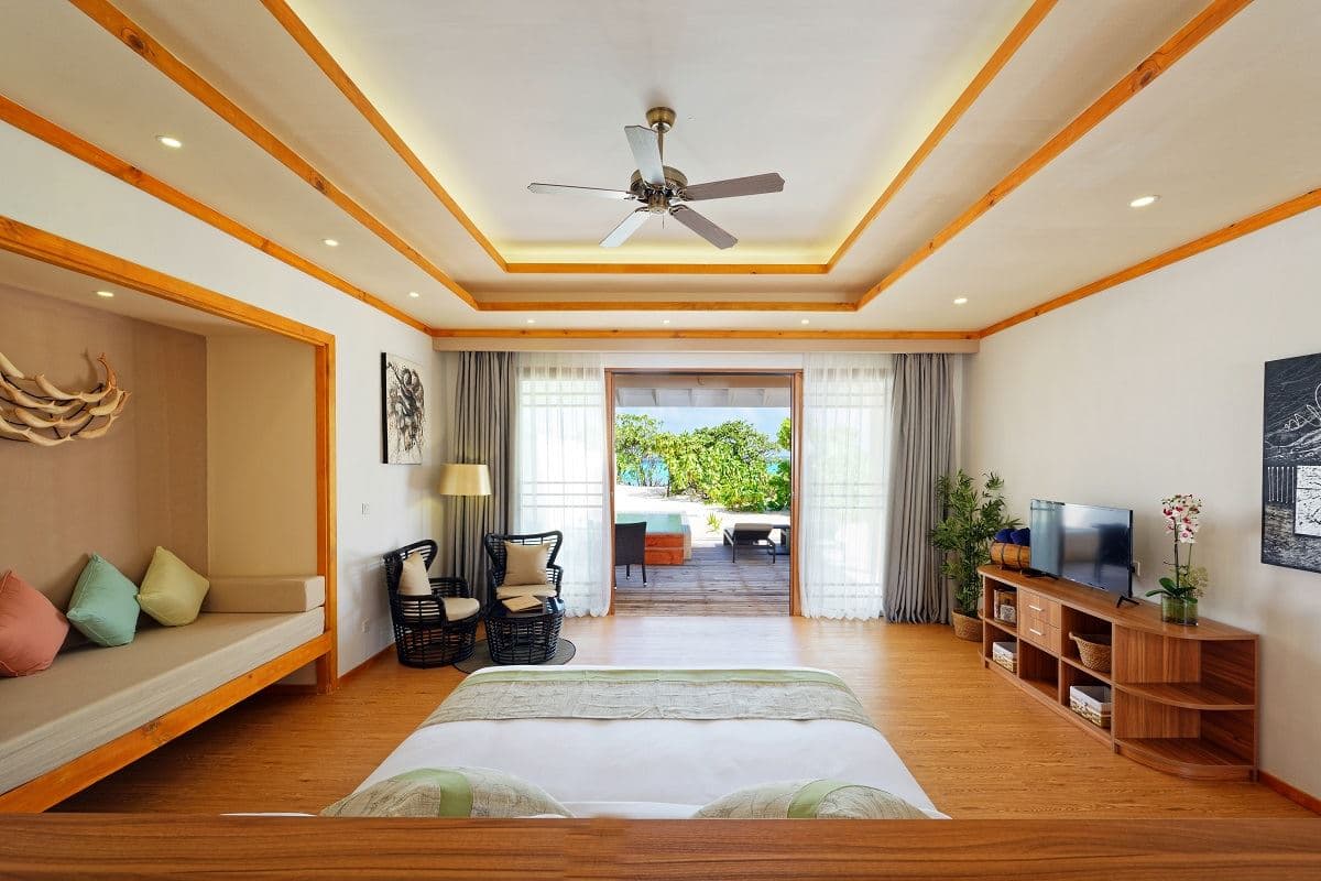 rooms-deluxe-beach-pool-villa