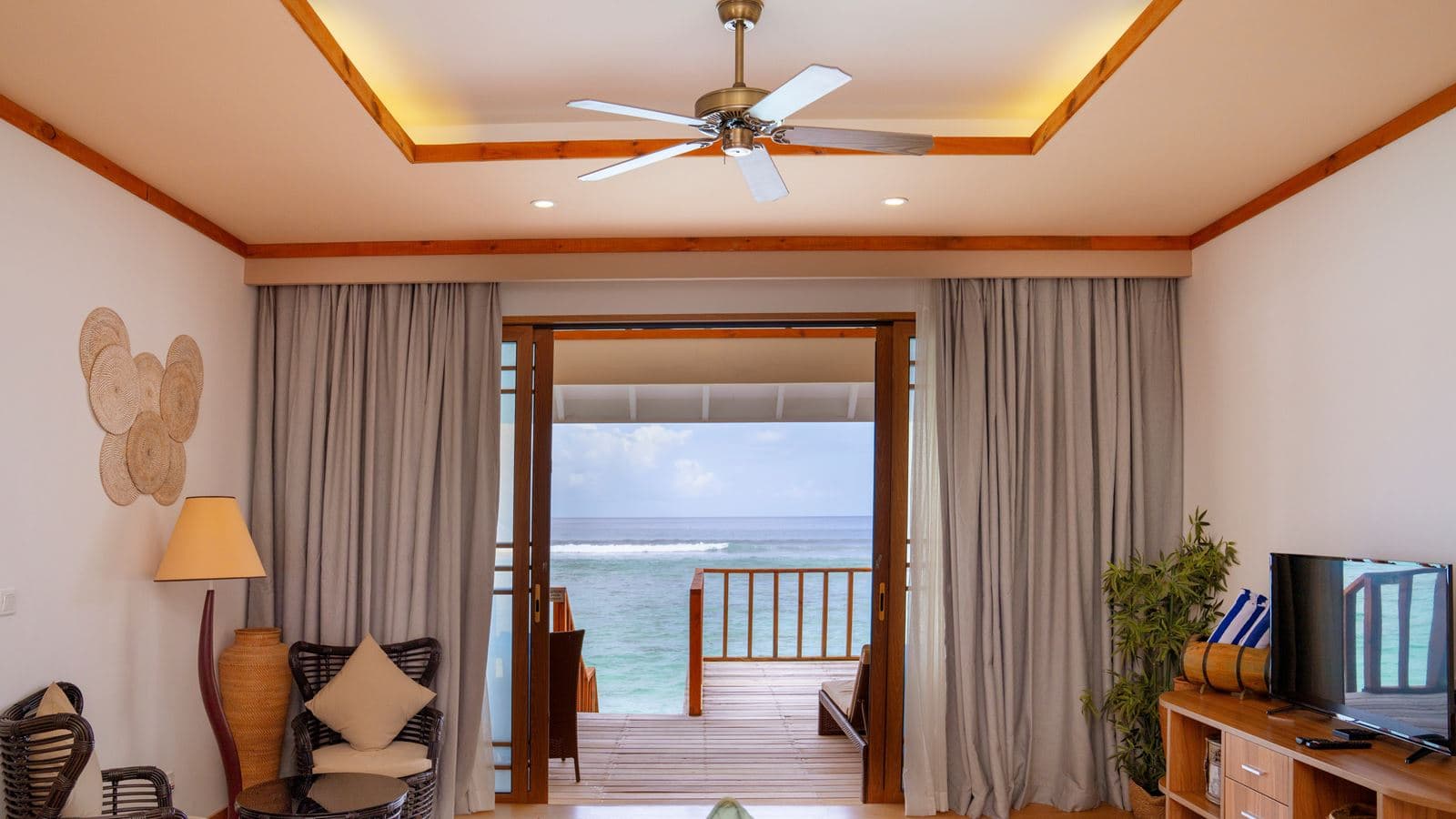 rooms-water-villa