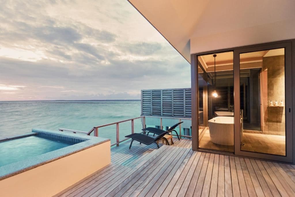 rooms-sunset-overwater-villa-with-pool