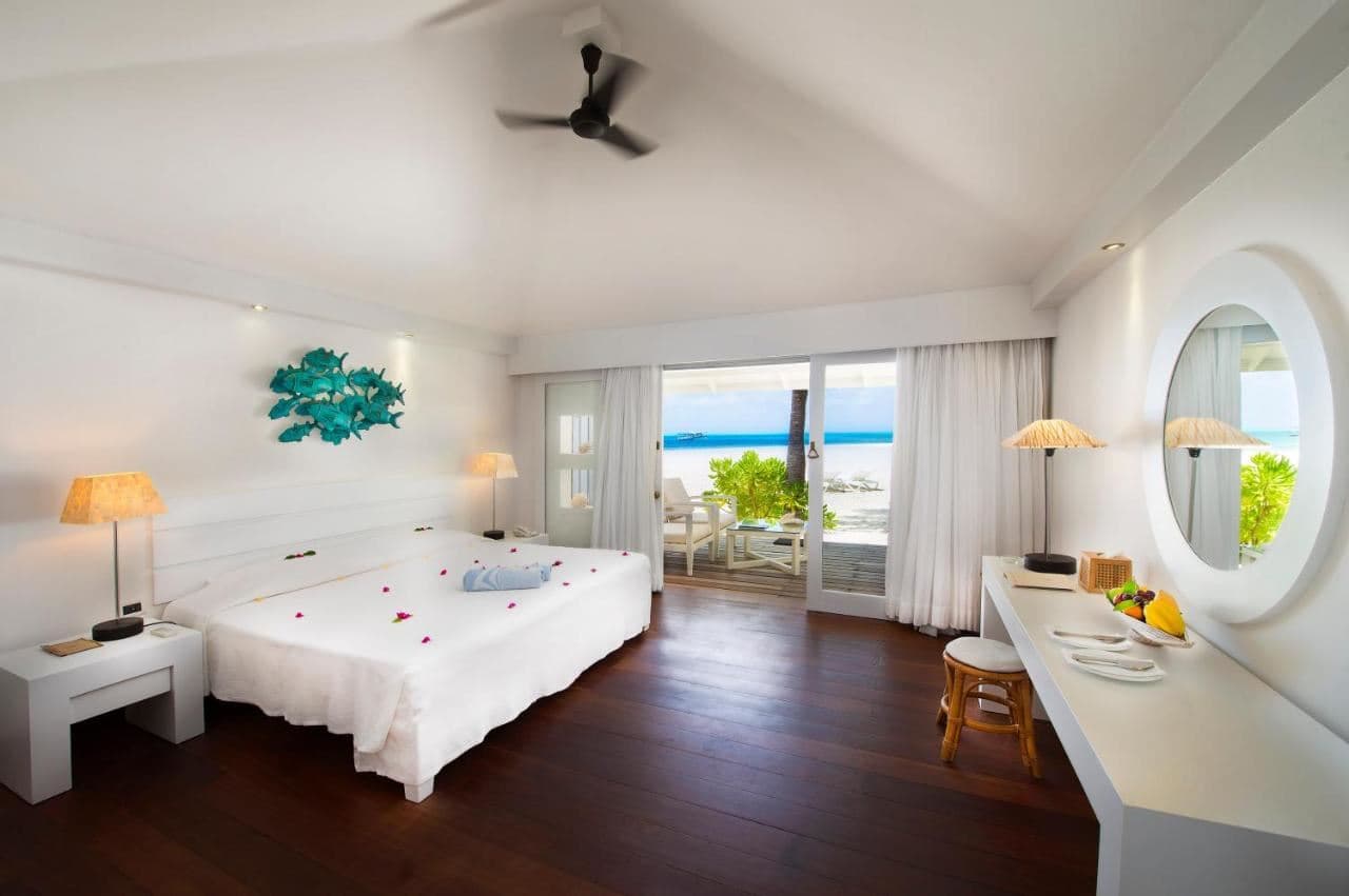 rooms-beach-front-villa