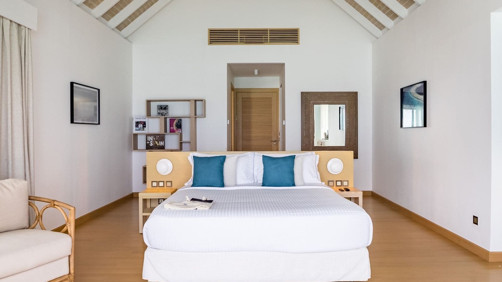 rooms-water-villa