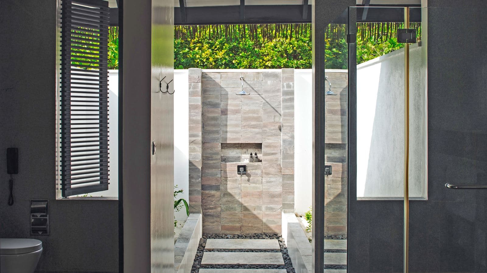 rooms-beach-villa--king-villa-beach-front-beach-accesslagoon-view