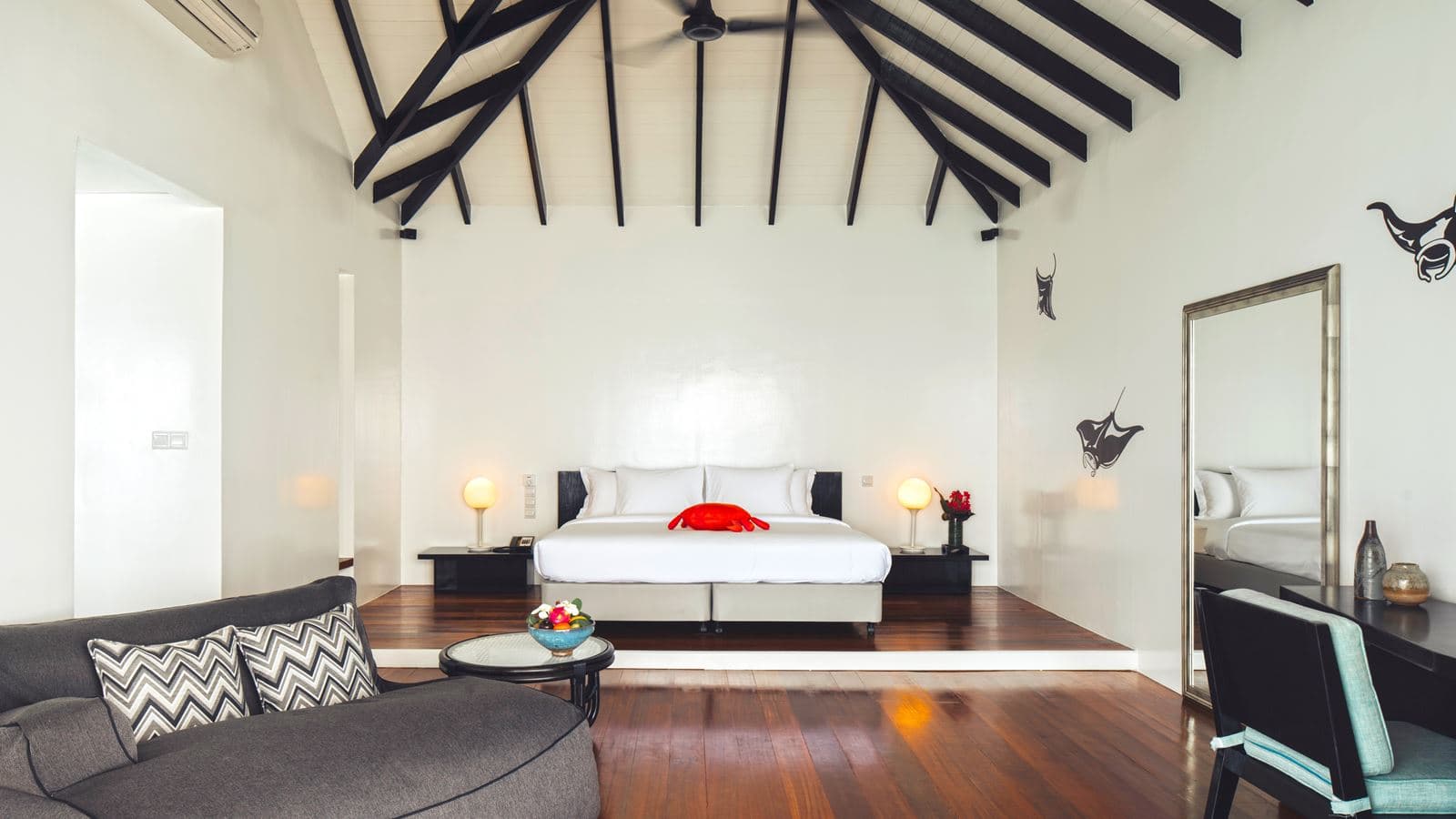 rooms-water-villa--king-villa-lagoon-view-overwater