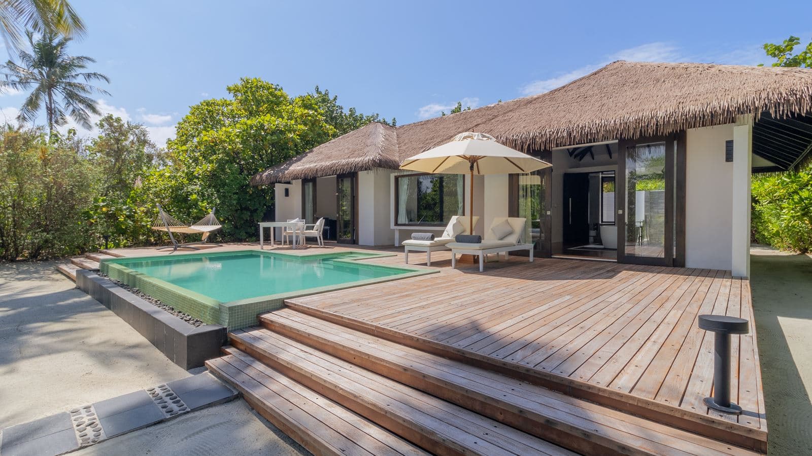 rooms-beach-villa-with-private-pool--king-villa-beach-front-private-with-pool