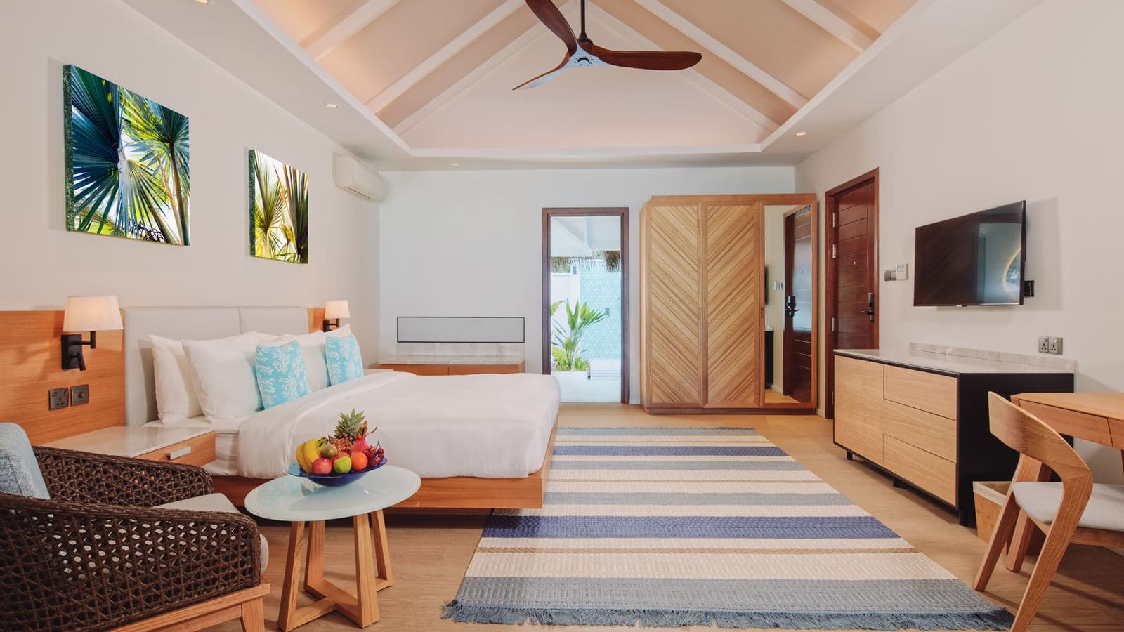 rooms-interconnected-beach-villa
