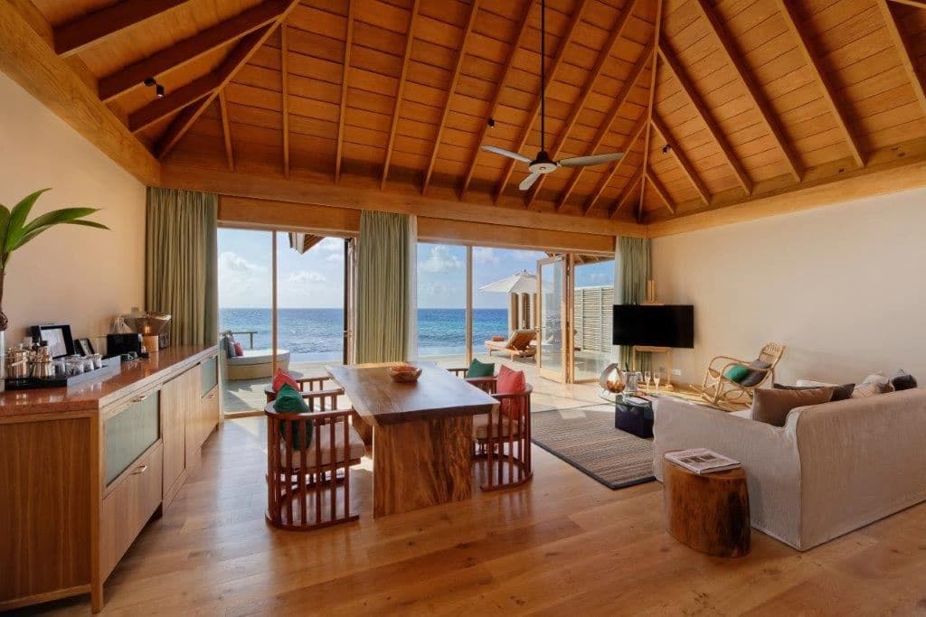 rooms-superior-water-villa-with-pool