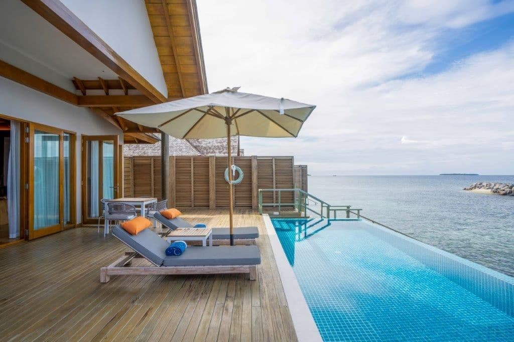 rooms-superior-water-villa-with-pool