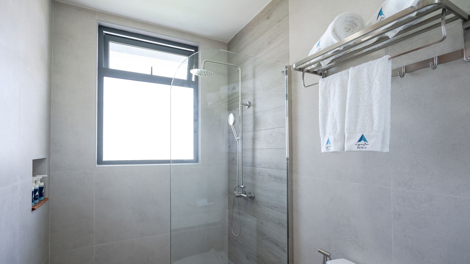rooms-deluxe-room