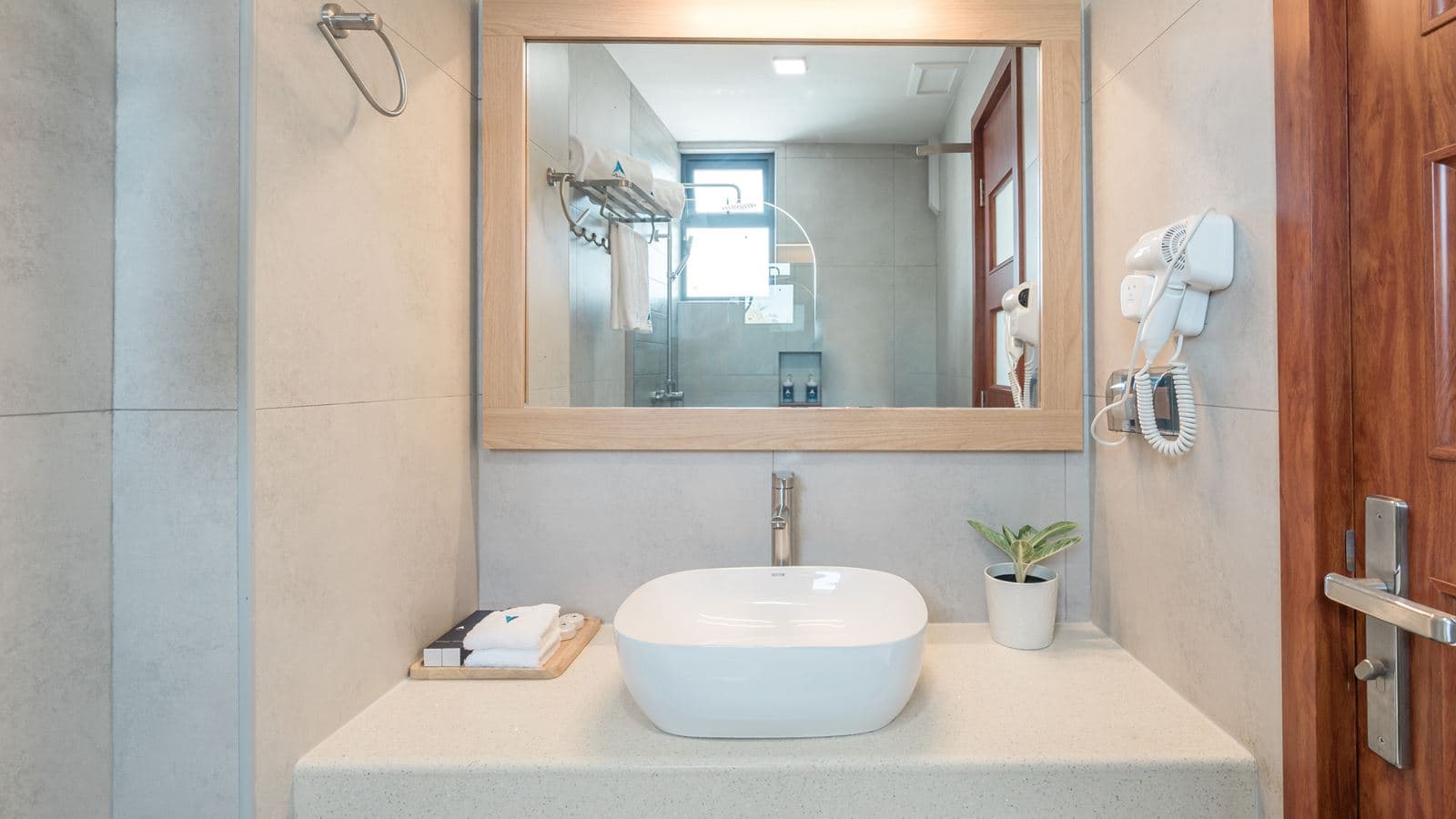 rooms-deluxe-room