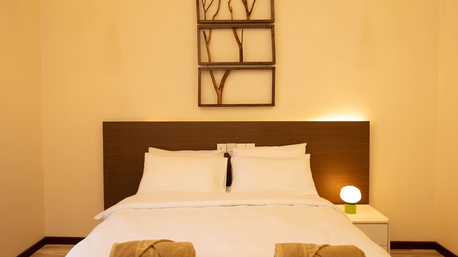 rooms-deluxe-room