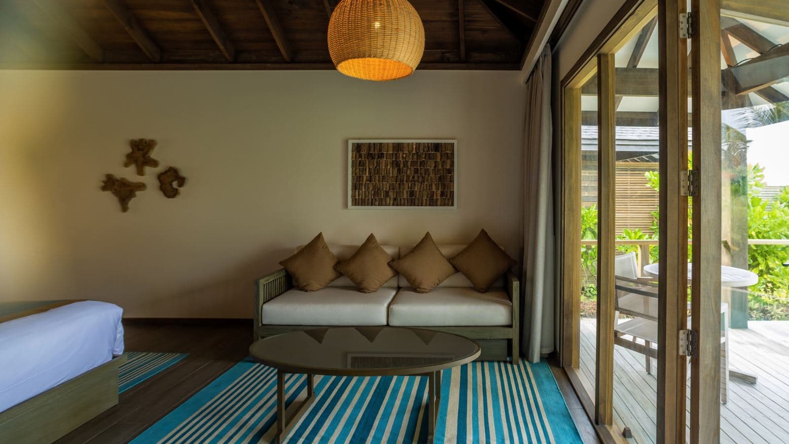 rooms-dheru-beach-villa