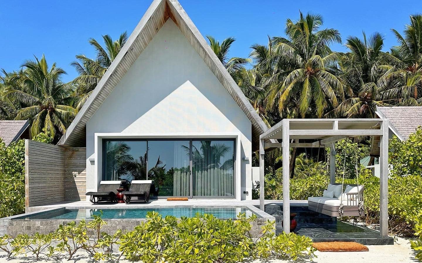 rooms-serene-beach-pool-villa