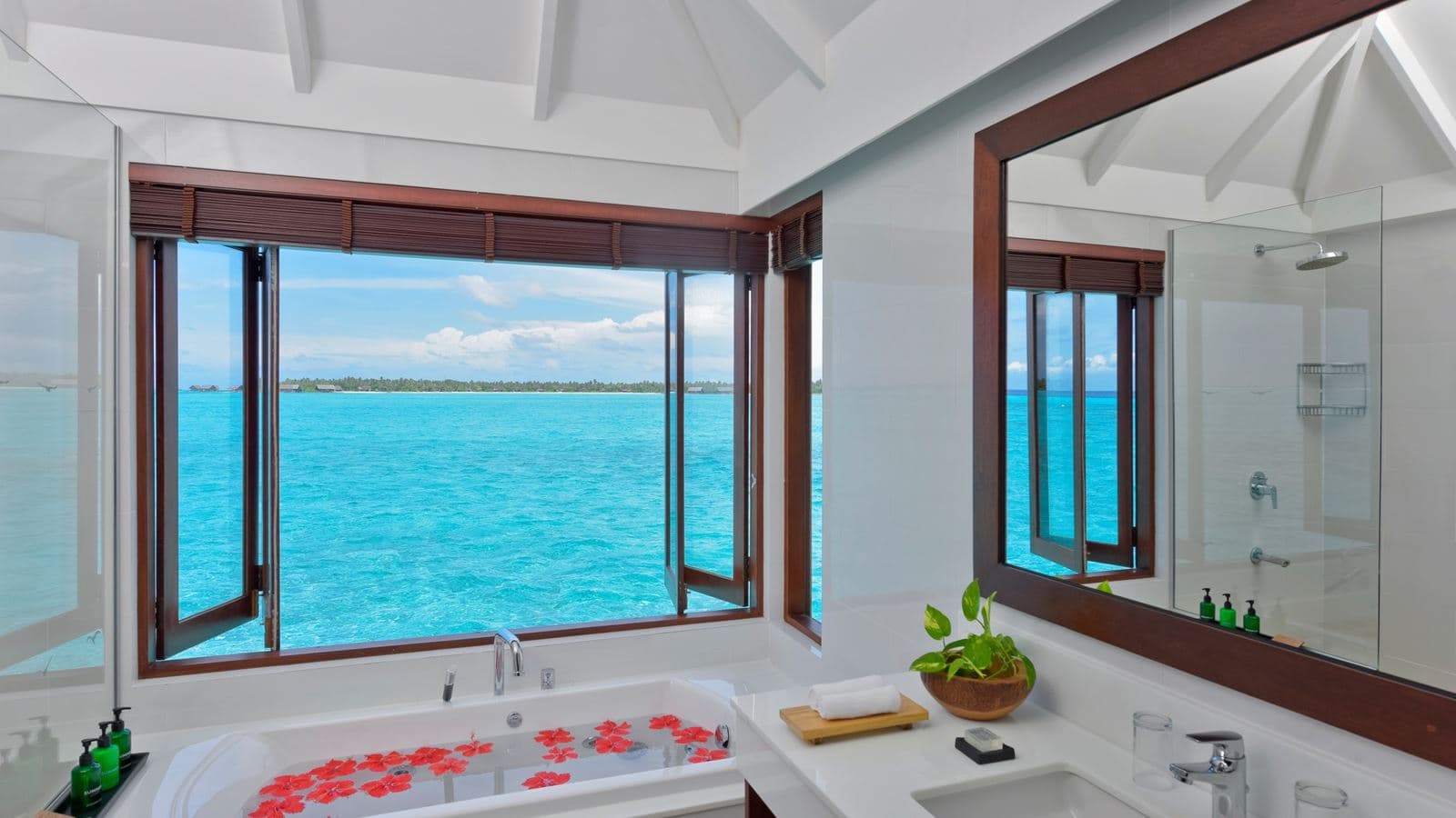 rooms-water-villa