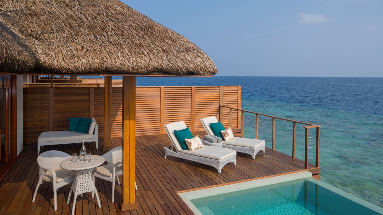 rooms-waterfront-pool-villa