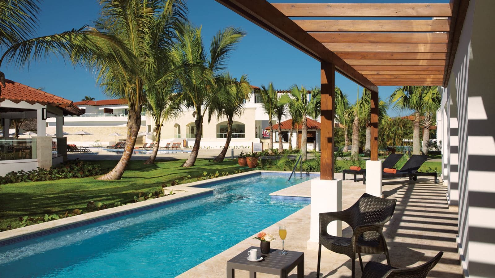rooms-preferred-club-master-suite-swim-up