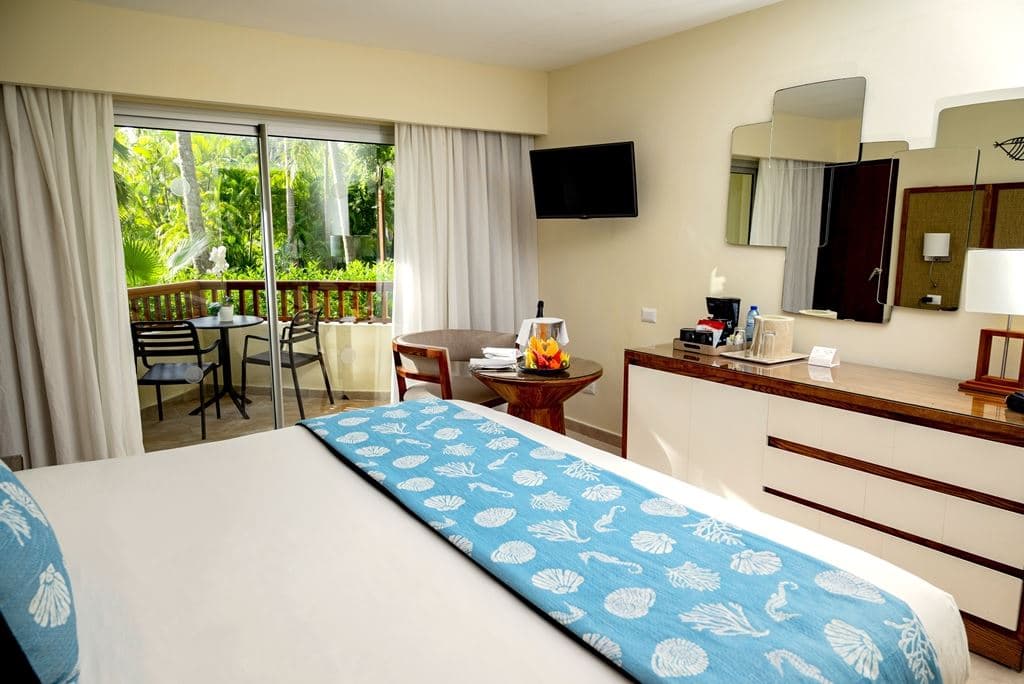 rooms-tropical-view