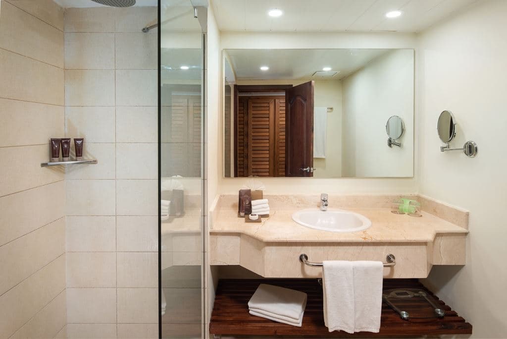 rooms-junior-suite-premium-tropical-view