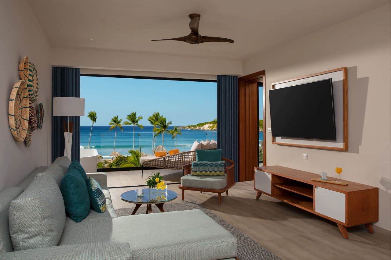 rooms-preferred-club-master-suite-ocean-view-adults-only-18+