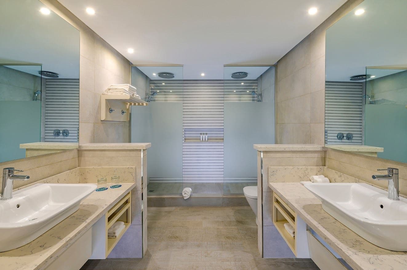 rooms-privileged-romance-deluxe-junior-suite