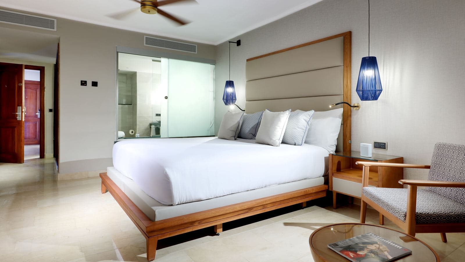 rooms-junior-suite-poolside