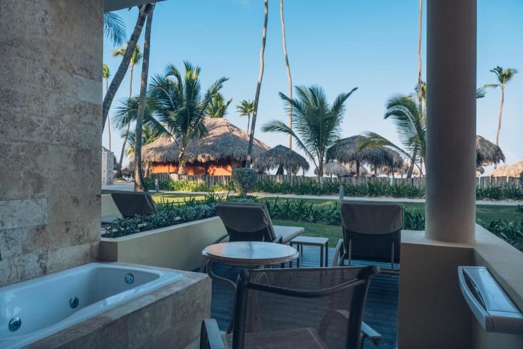 rooms-junior-suite-near-beach