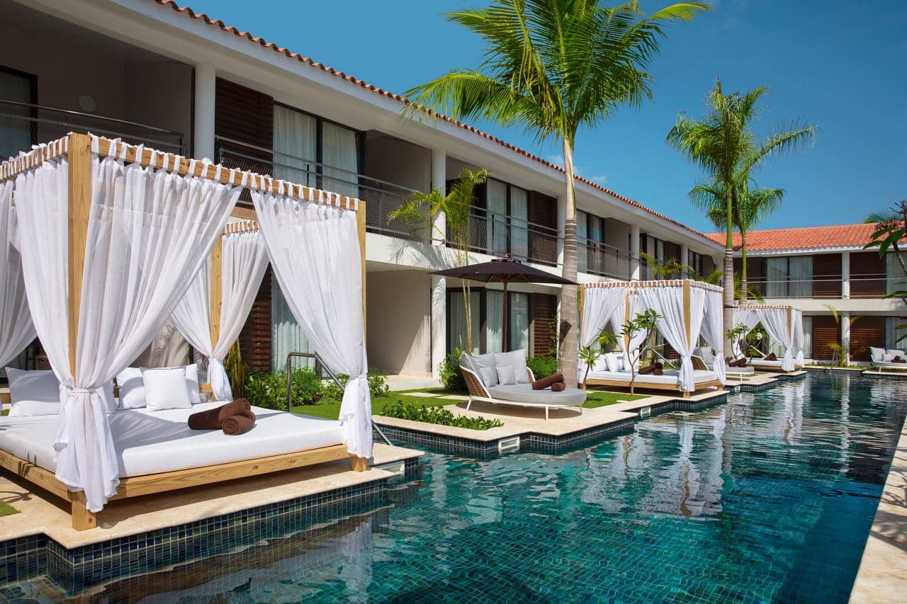 rooms-preferred-club-junior-suite-swim-up