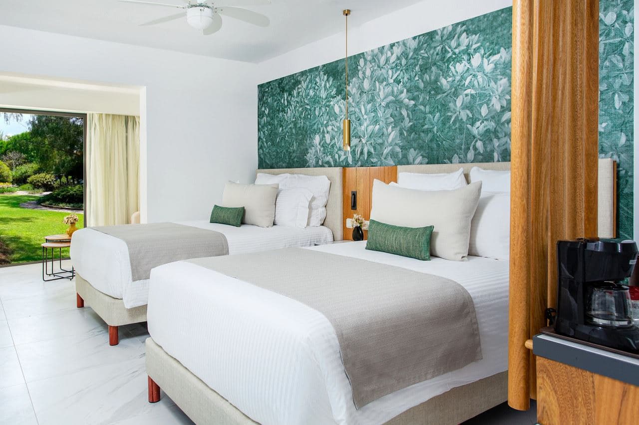rooms-preferred-club-junior-suite-tropical-view