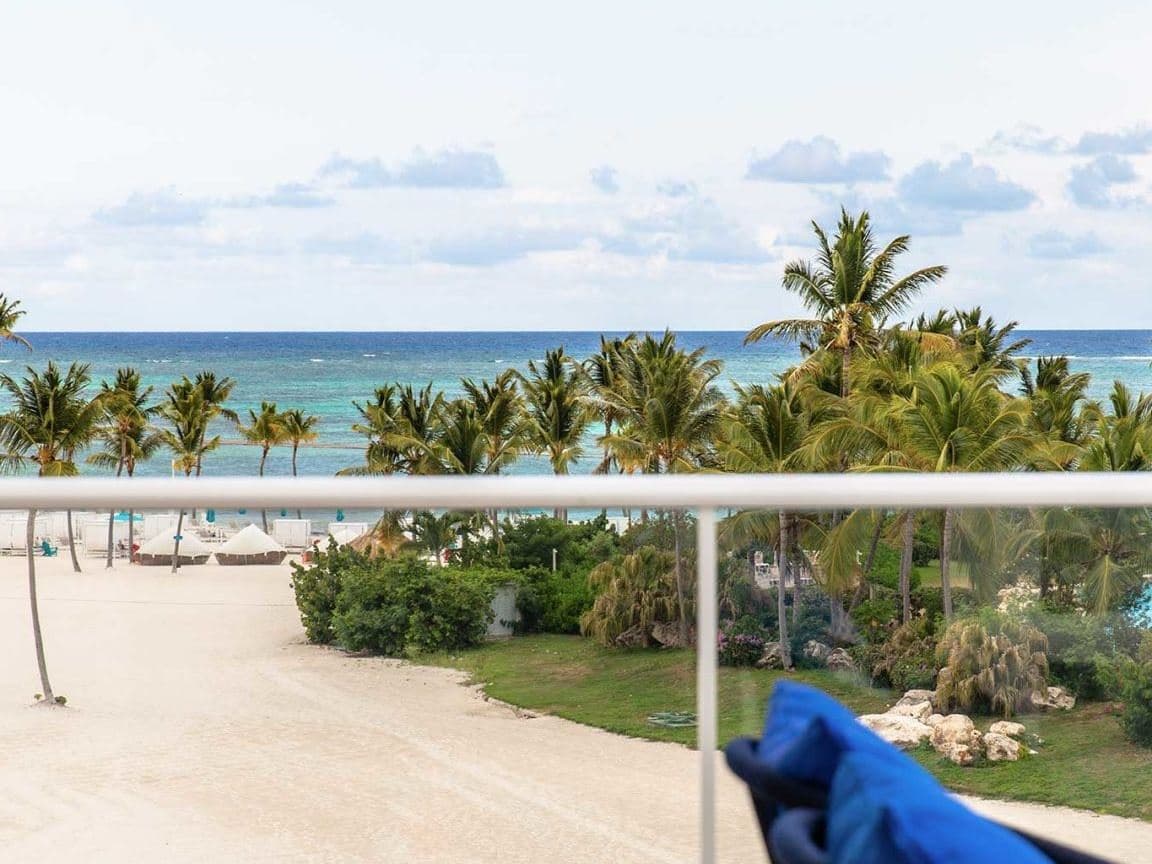 rooms-beachfront-luxury-suite