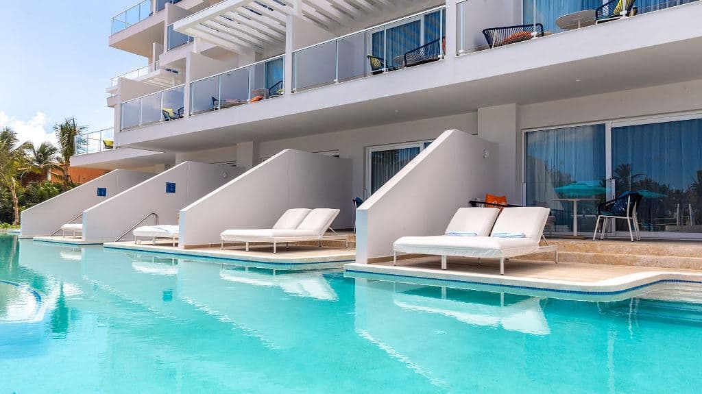 rooms-swim-up-luxury-junior-suite