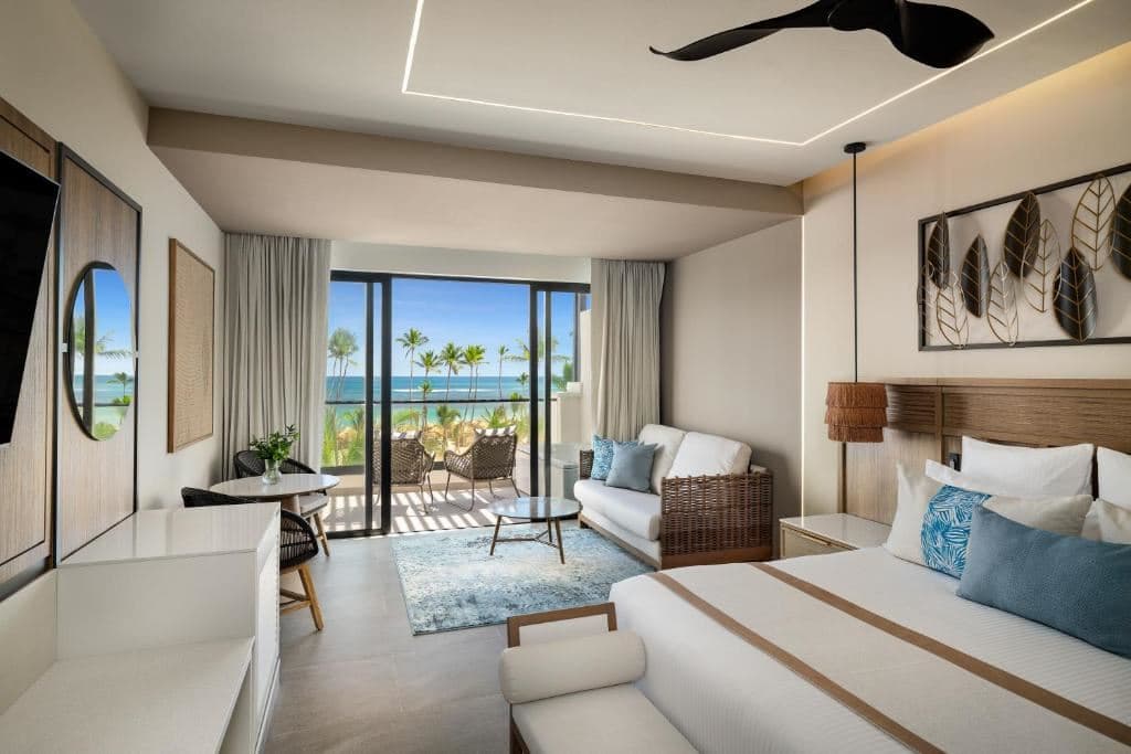 rooms-preferred-club-junior-suite-ocean-front