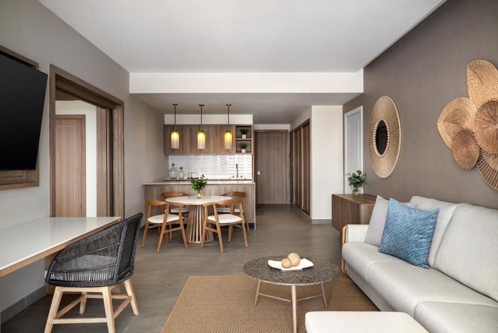 rooms-preferred-club-master-suite-ocean-front