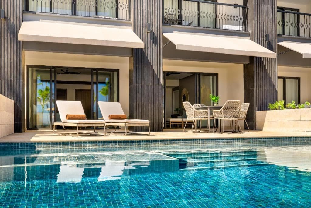 rooms-preferred-club-master-suite-ocean-front-swim-out