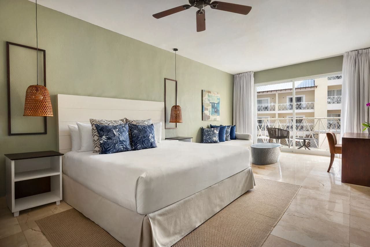 rooms-sun-club-junior-suite-swim-out--adults-only-18+
