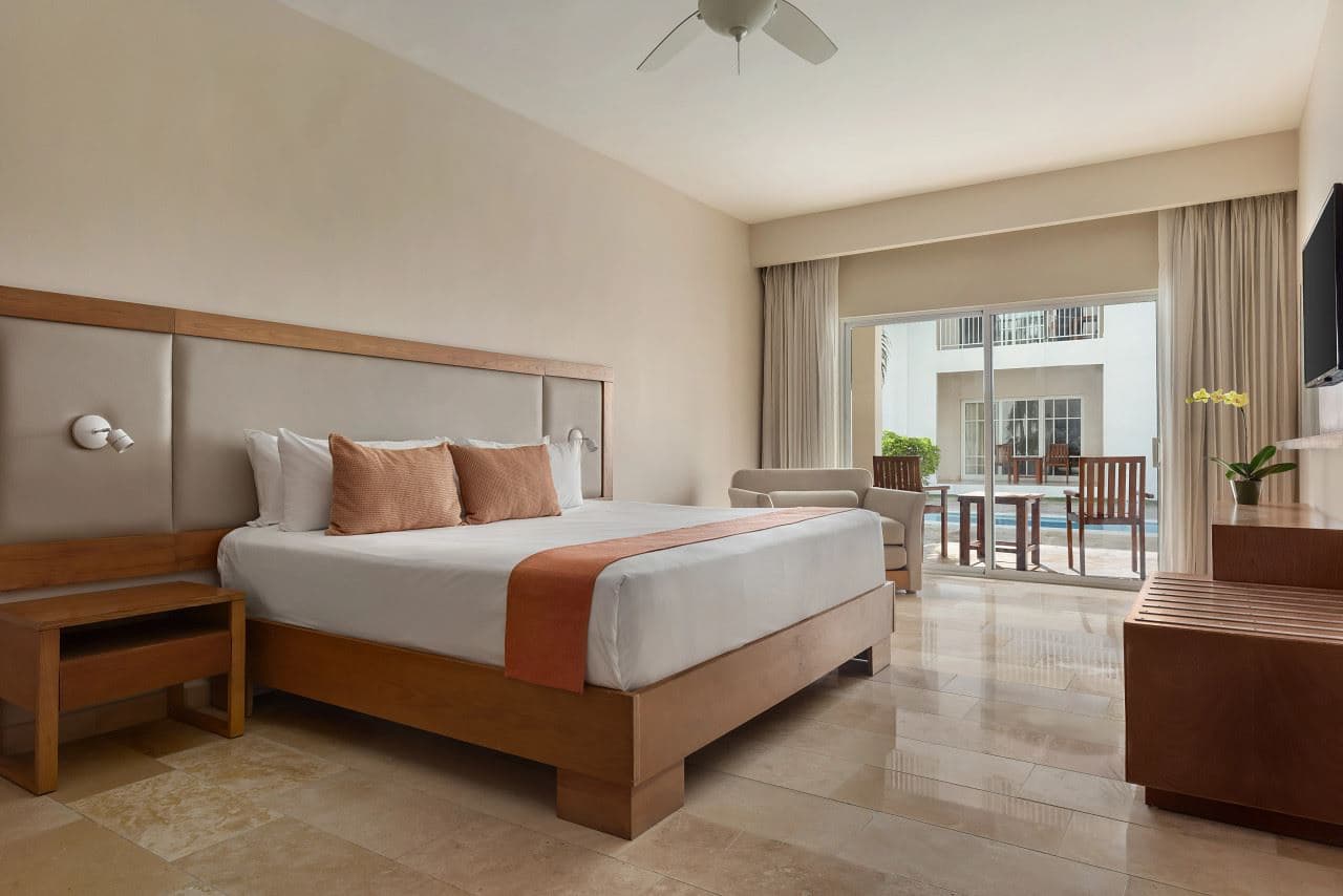 rooms-sun-club-junior-suite-pool-access