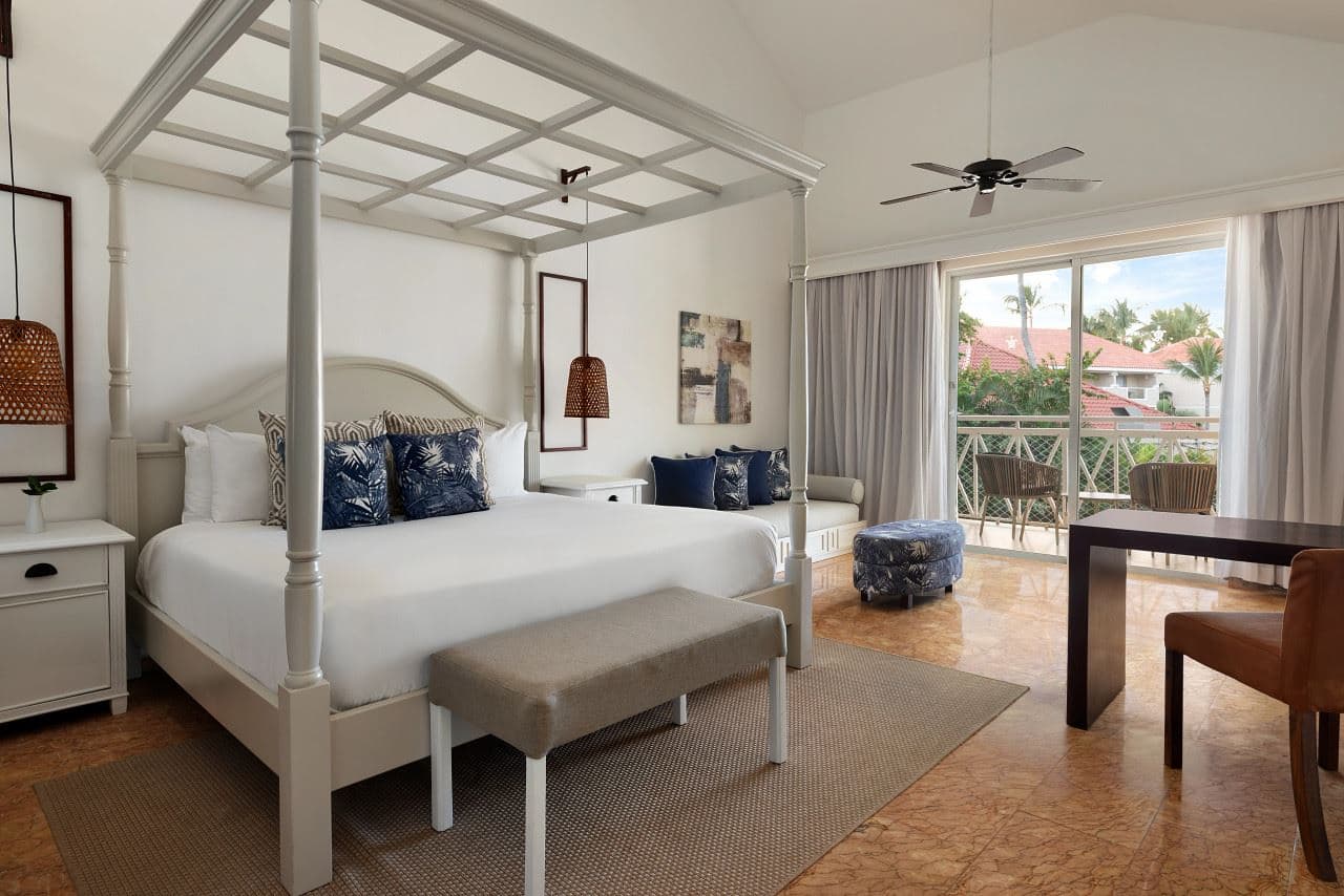 rooms-sun-club-honeymoon-suite--ocean-front--adults-only-18+