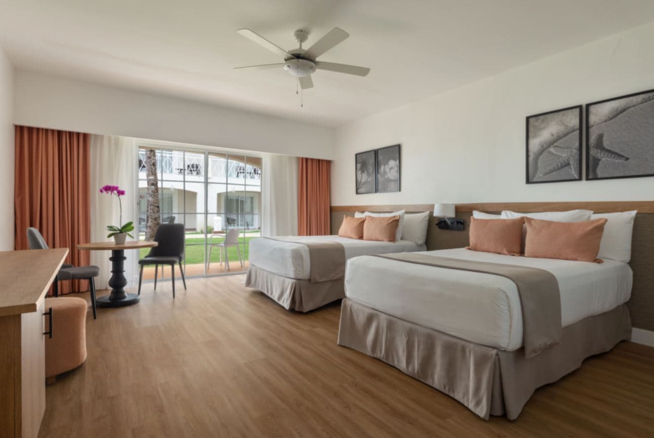 rooms-deluxe-tropical-view