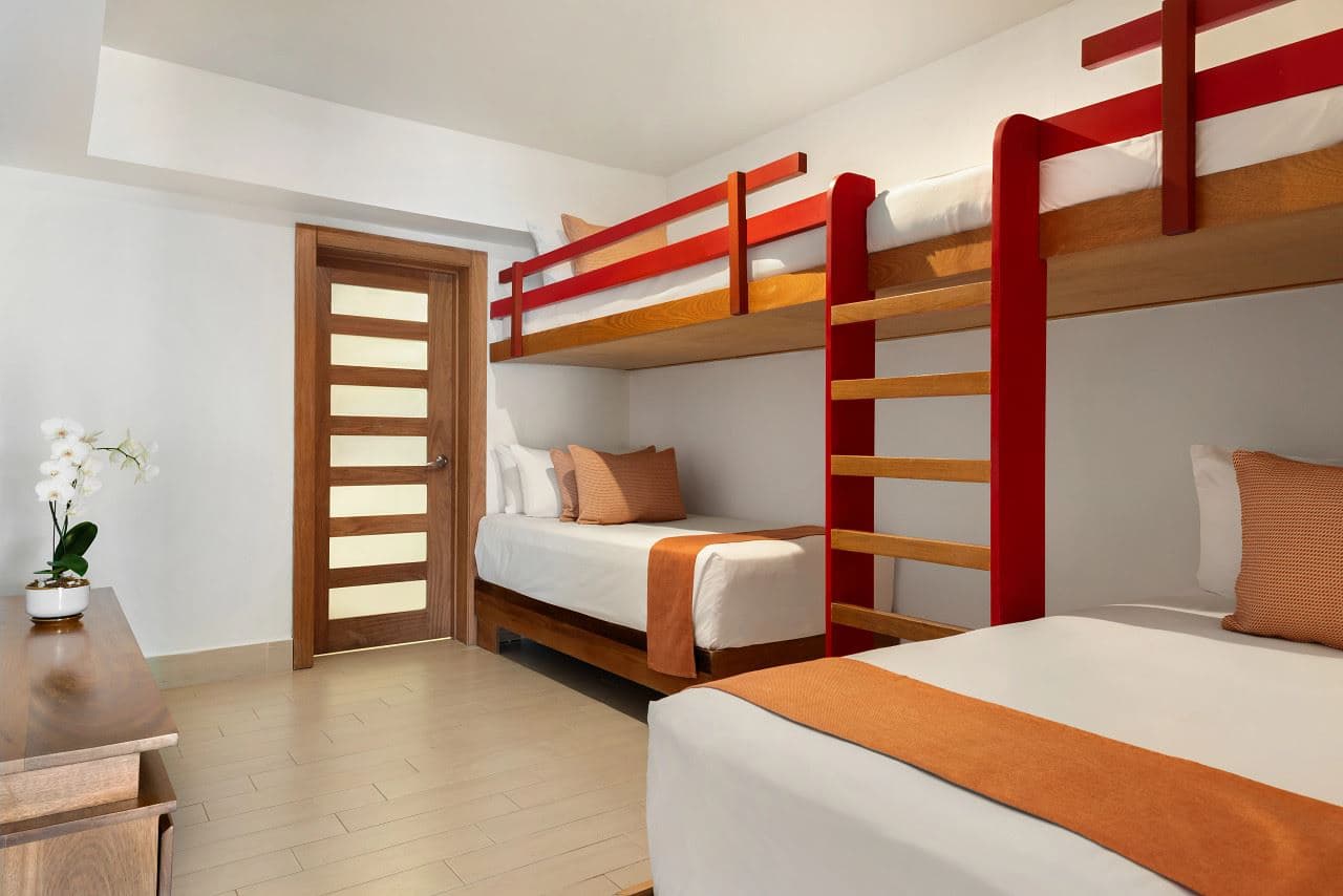 rooms-sun-club-three-bedroom-family-suite-tropical-view