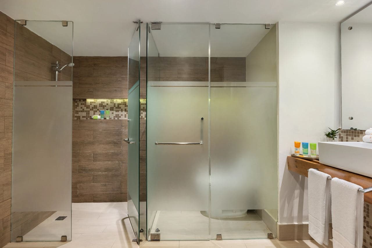 rooms-sun-club-three-bedroom-family-suite-tropical-view