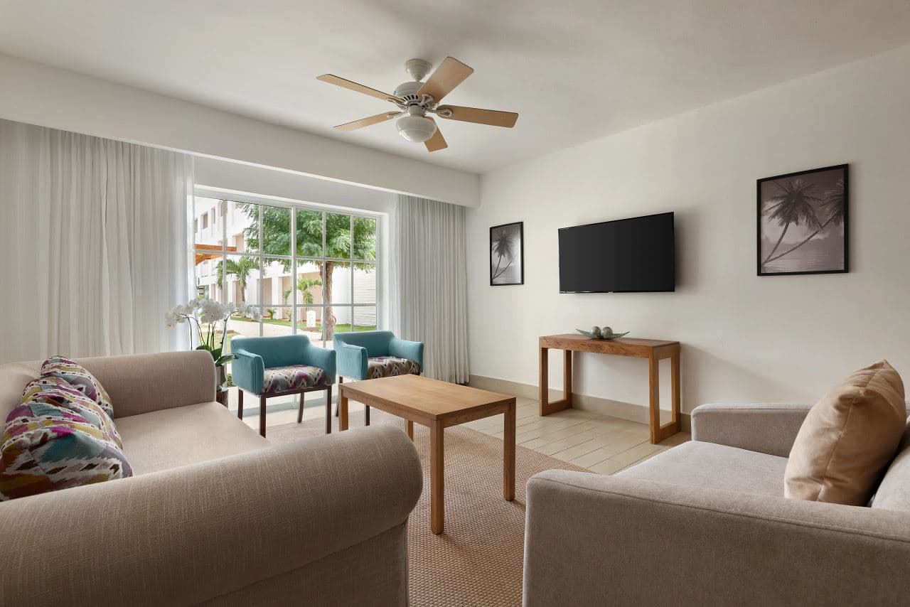rooms-sun-club-three-bedroom-family-suite-tropical-view