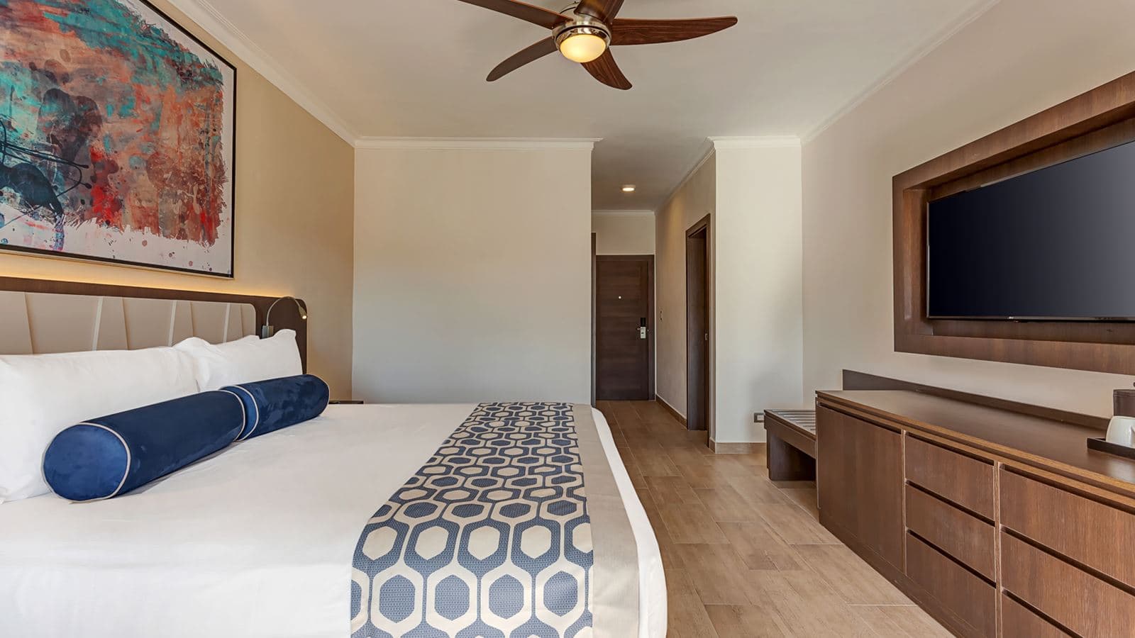 rooms-luxury-room