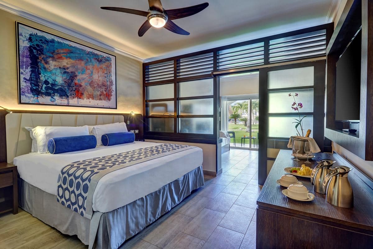 rooms-luxury-family-room