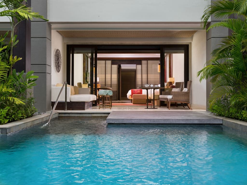 rooms-sawangan-junior-suite-with-pool-access