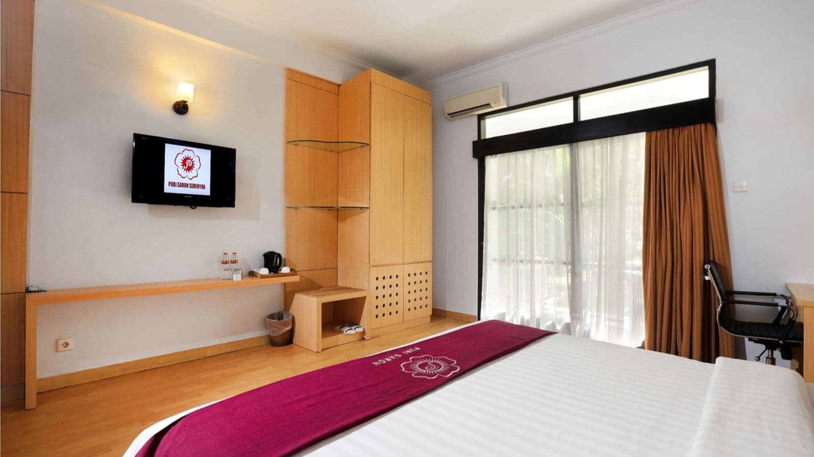 rooms-deluxe-room