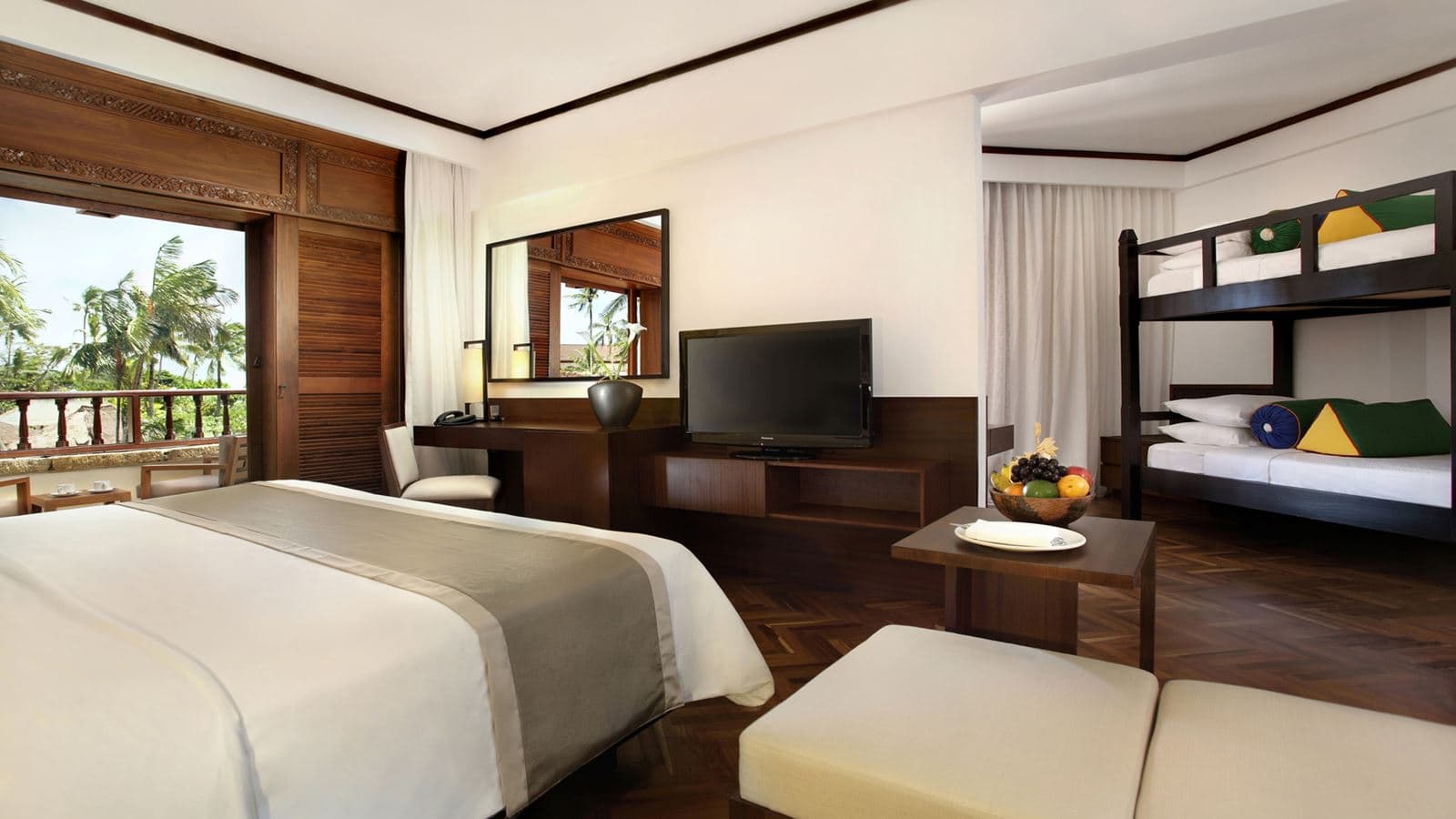 rooms-family-room-with-bunkbed