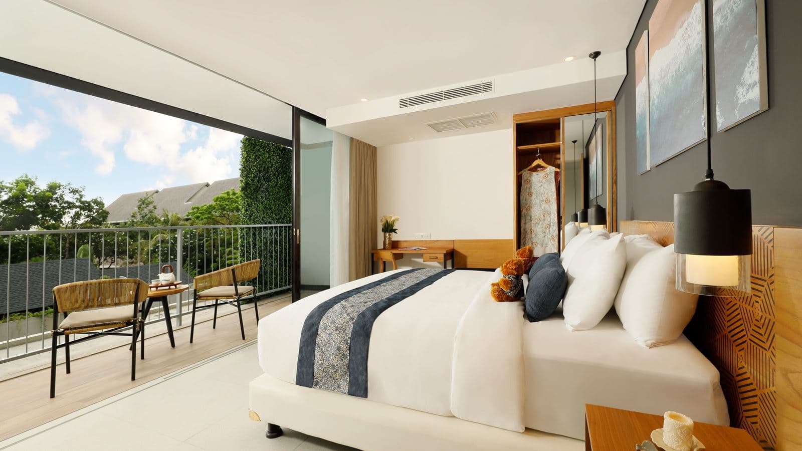 rooms-deluxe-suite