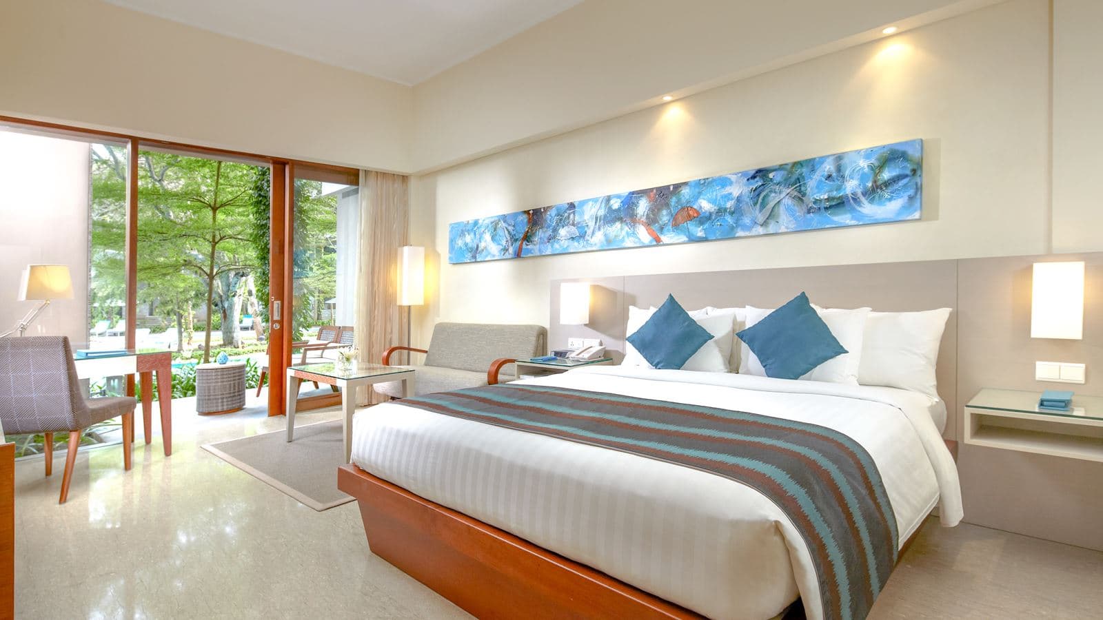 rooms-deluxe-pool-terrace