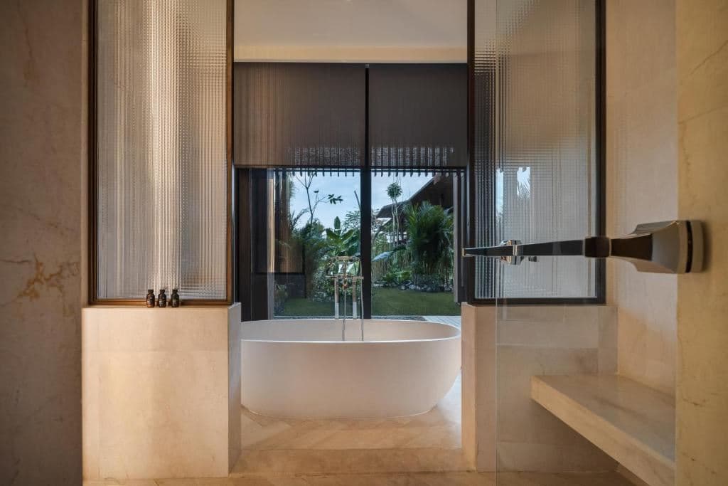 rooms-tropical-suite